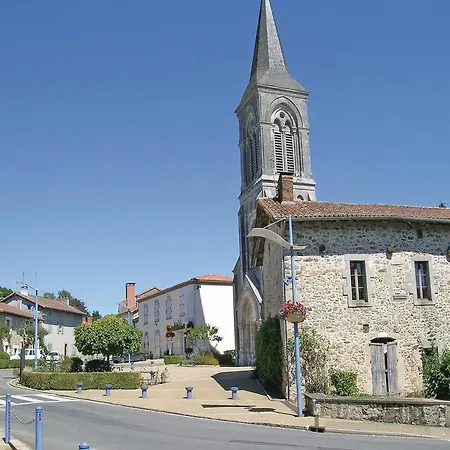 Three-bedroom Holiday In